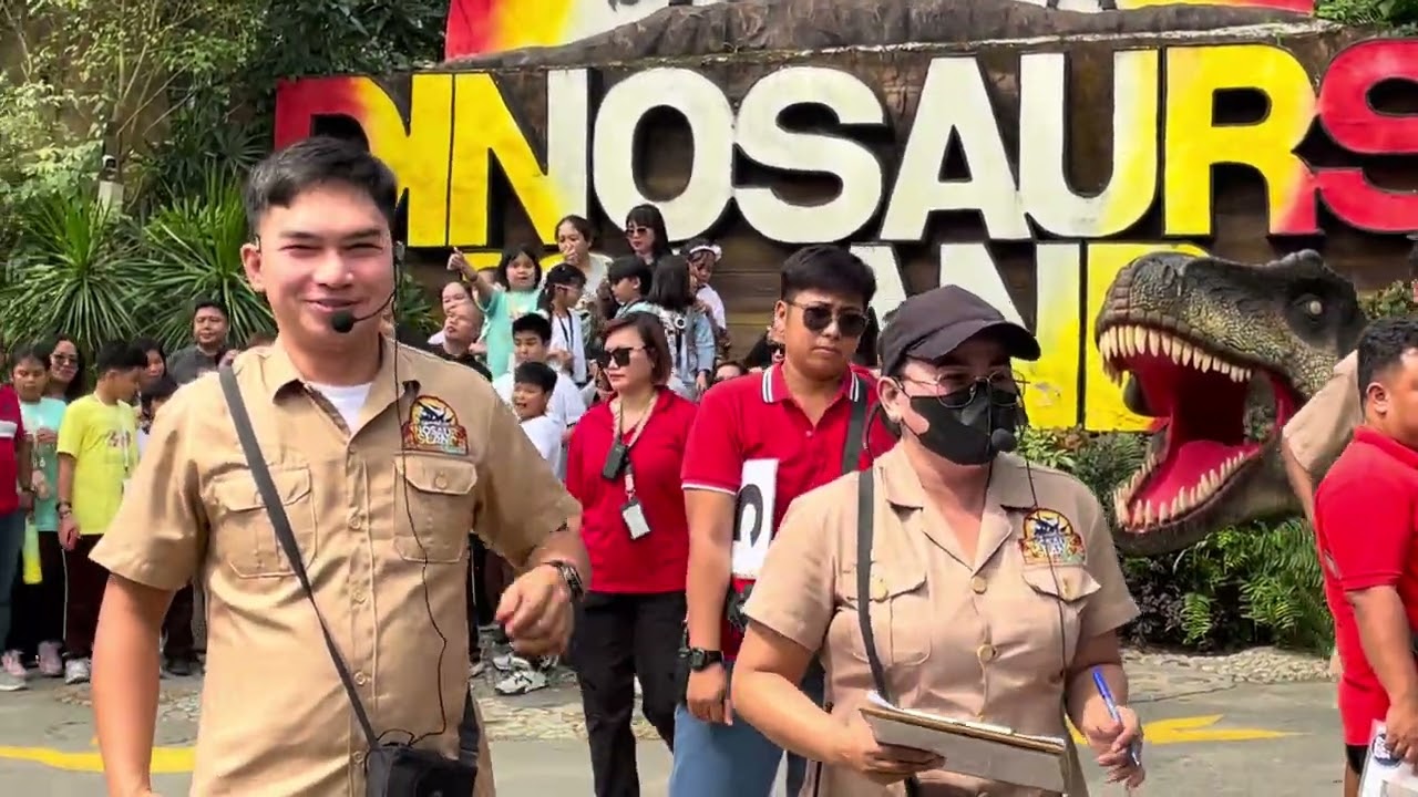 I went to the dinosaur island This video is for Karis 