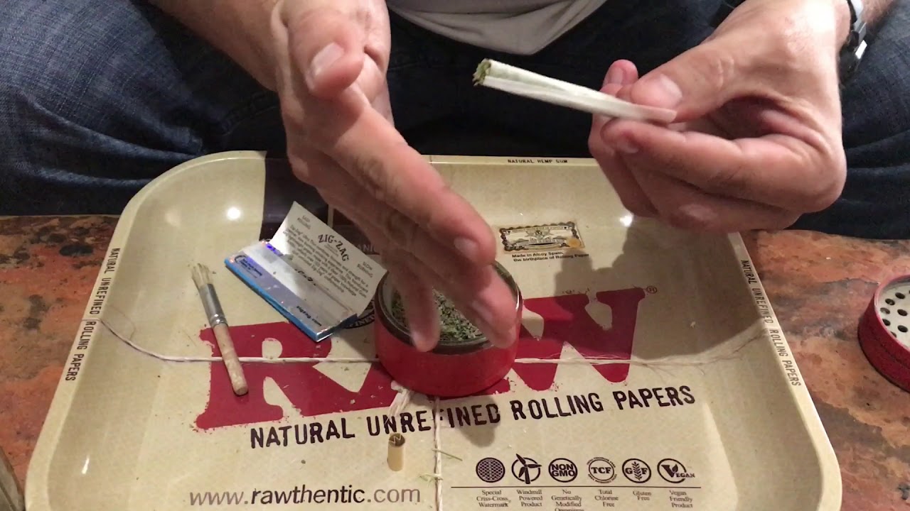 How to hand roll the perfect joint