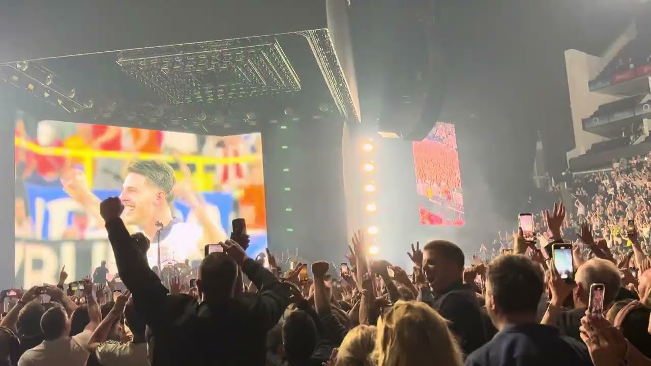 The Killers pause concert as England scores winning goal in Euros semi & launch into Mr. Brightside!