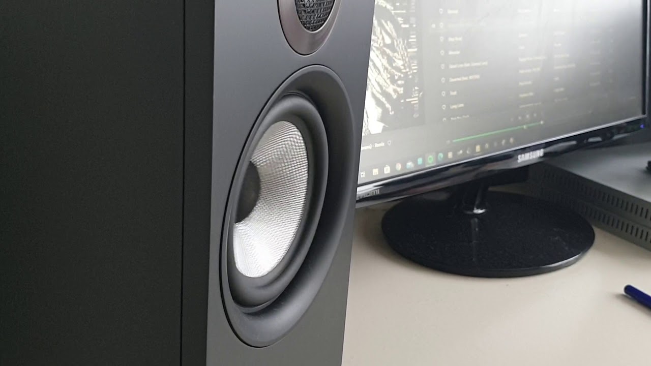 Bowers & wilkins 607 big sound in smalle speakers.