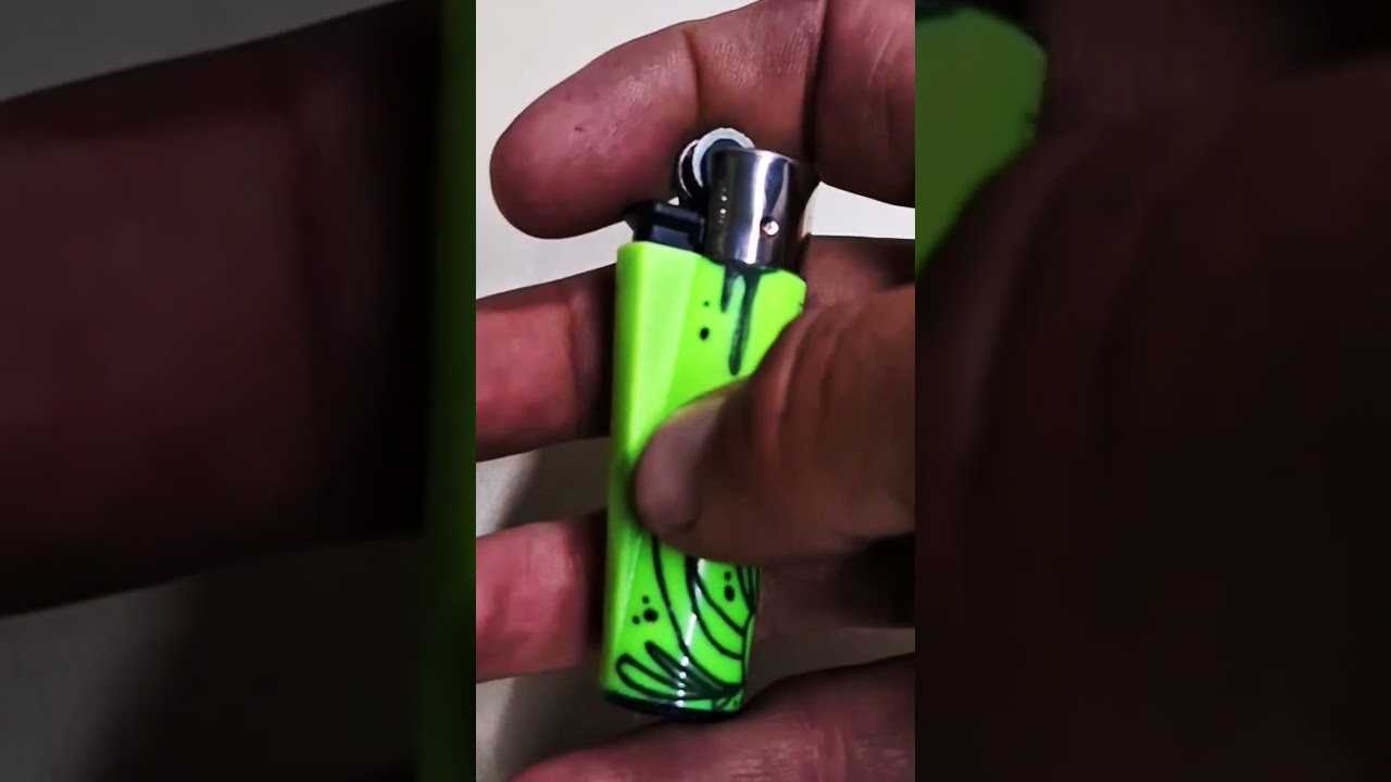 tatuando encendedor, crisantemo en encendedor clipper #clippers #encendedor #tattoo