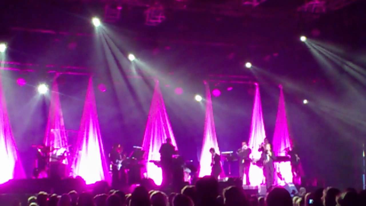 Yngve Gasoy-Romdal singt dies ist die Stunde