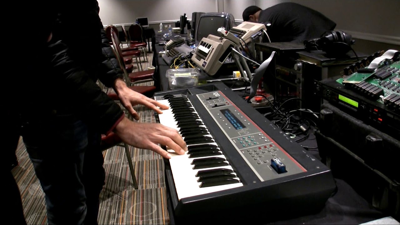 Jeff Eckmann plays the Ensoniq SQ-80 at CommVEx 2019