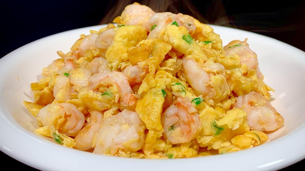 Хотите съесть скользкое яйцо с креветками в отеле за 108 юаней? Шеф-повар учит вас трюку, креветки