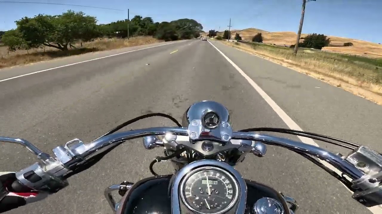 Моя первая поездка на круизере! Vulcan 900 Classic LT — мой первый опыт.