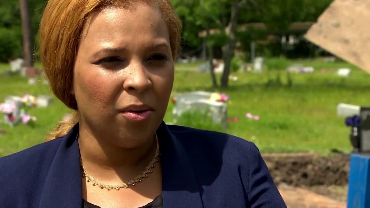 Hitchcock cemetery under investigation after body buried in wrong plot