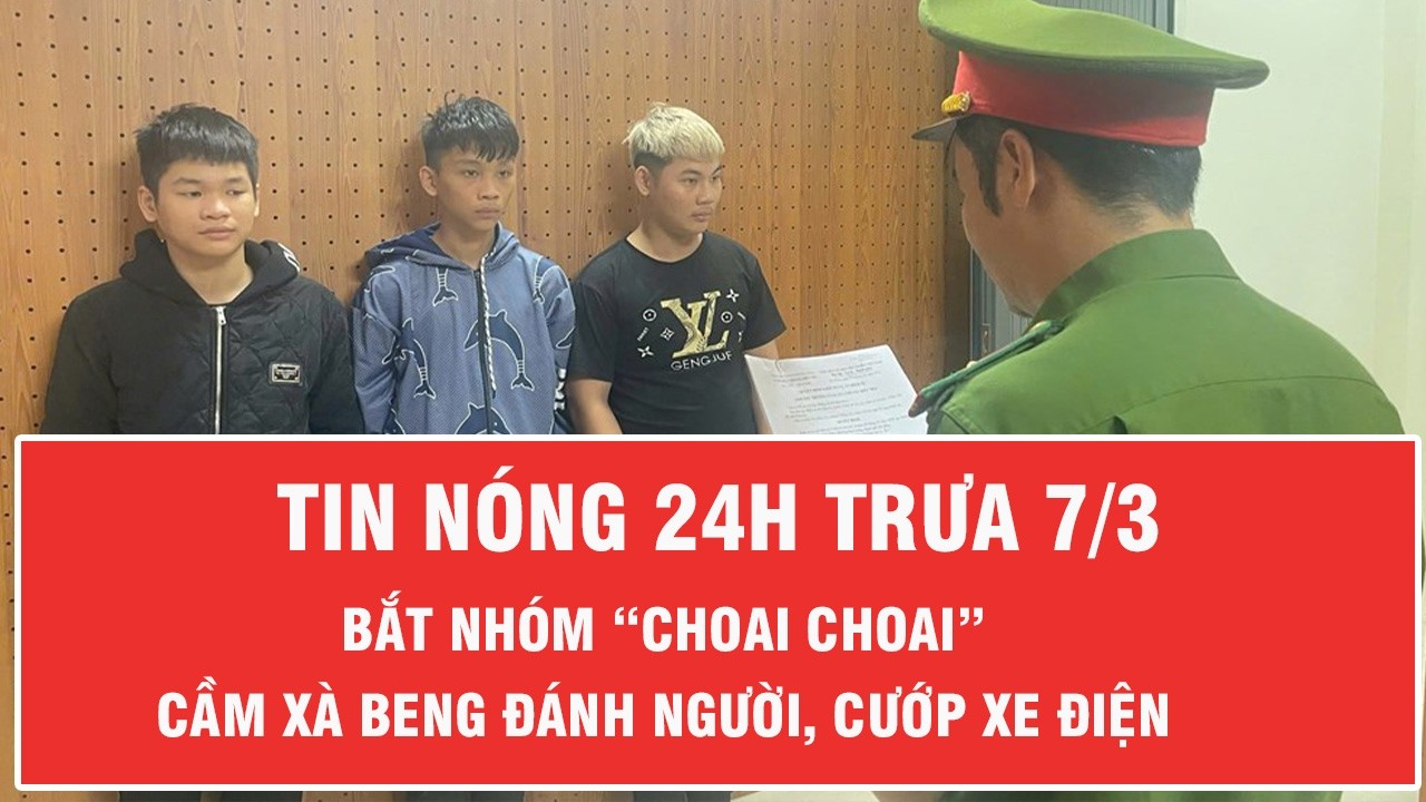 Trưa 7/3: Hãi hùng nhóm “choai choai” cầm xà beng đánh người đi đường, cướp xe đạp điện tẩu thoát