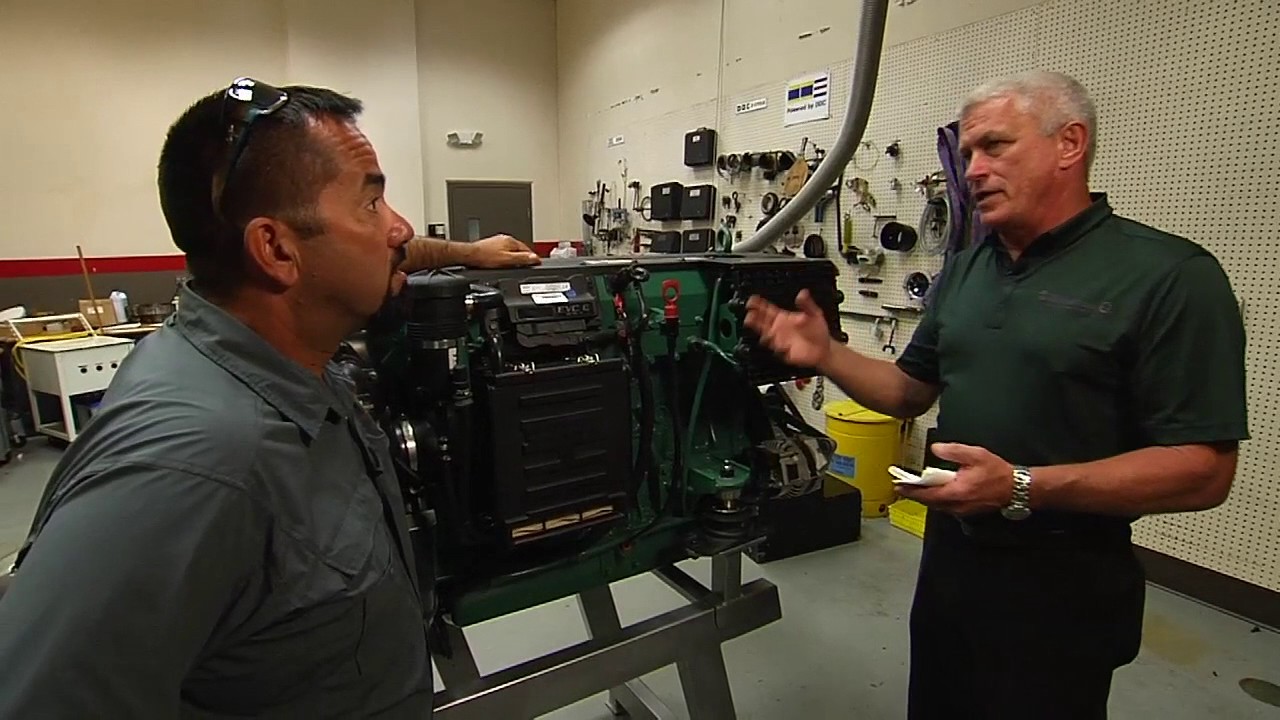 Volvo Penta D6   Checking The Oil