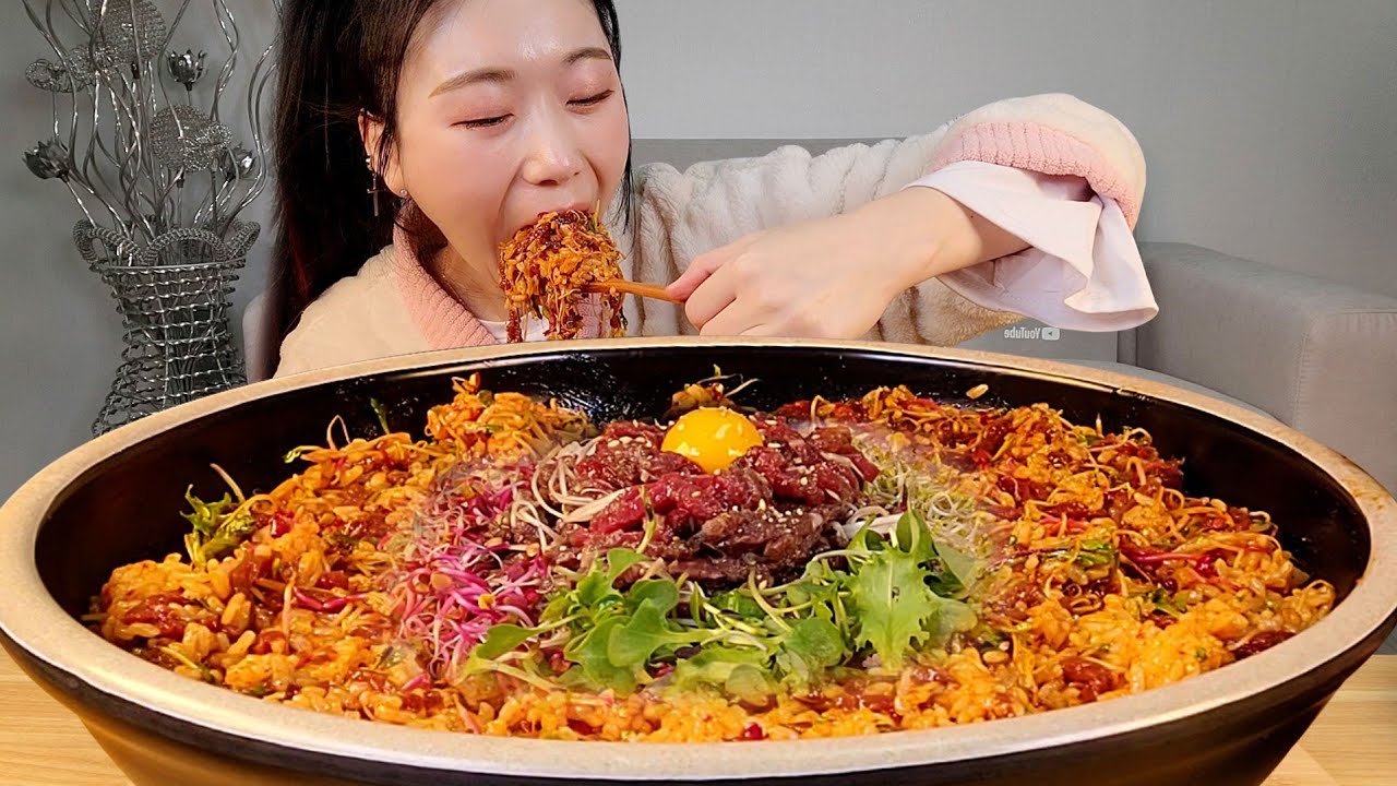 ASMR 새벽에 배고파서 육회비빔밥 된장찌개 먹방:) Korean traditional food, bibimbap, bean paste stew mukbang