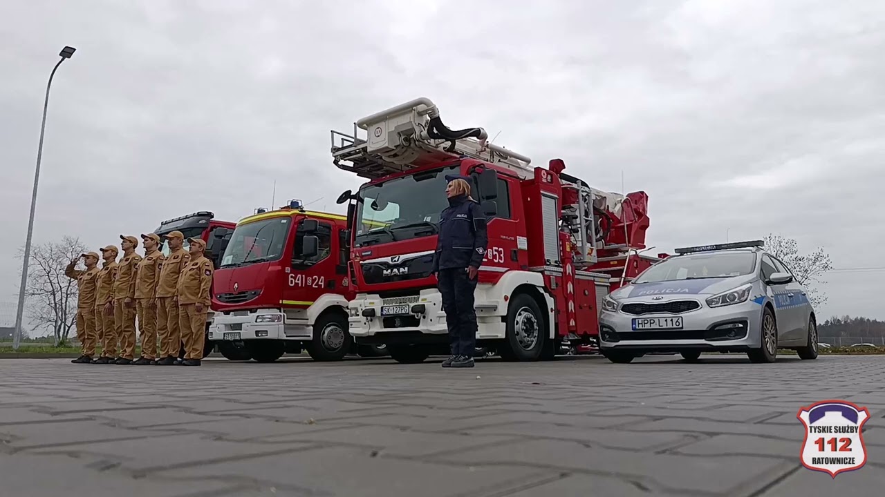 Odśpiewanie Mazurka Dąbrowskiego w KM PSP Tychy z okazji 107. rocznicy odzyskania niepodległości