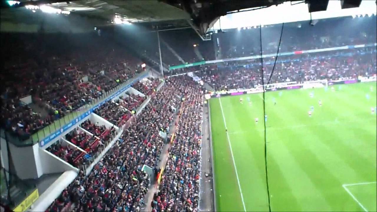 PSV - FC Twente (2-6) sfeer+busrit Uitvak! 4-3-2012