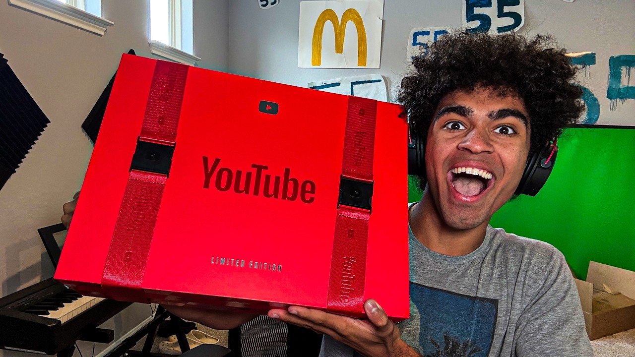 YOUTUBE ПРИСЛАЛ МНЕ ПОСЫЛКУ!