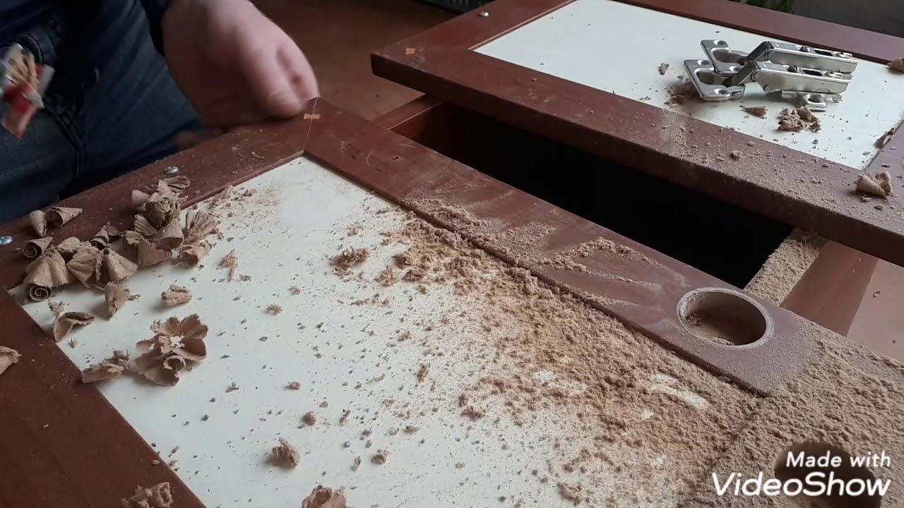 Menteşe yuvası açma işlemi