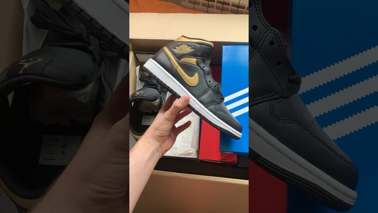 JORDAN 1 MID BLACK METALLIC GOLD UNBOXING