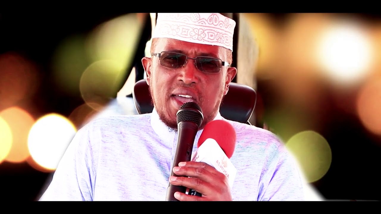 Sh. Cumar Dirir Oo Su'aallo Diini Ah Uga Jawaabay Ardayda Dugsiga Sare ee Al-Huda.