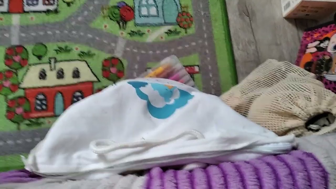И это уже вторая часть как Я складываю игрушки к приезду Микки :3