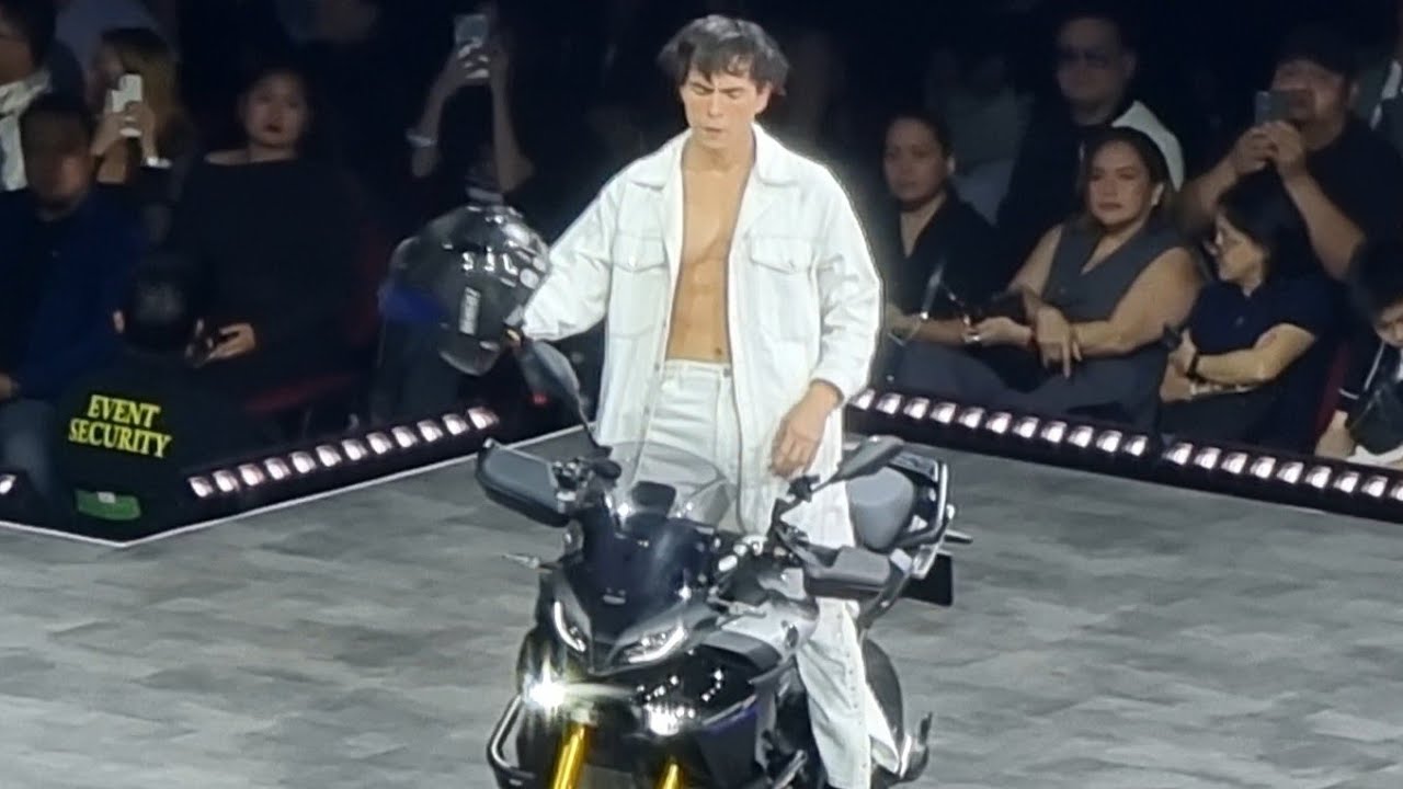 Jake Cuenca Fancam - 250321 BENCH Body of Work Fashion Show, MOA Arena - Fan Boy Doll Arch