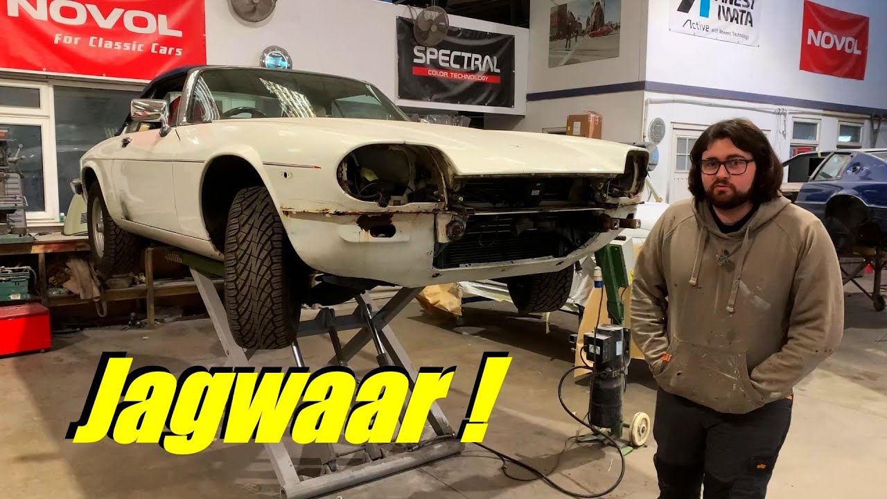 Это что, ржавый XJS?! Классический кабриолет Jaguar V12 Touring получил полную перекраску кузова.