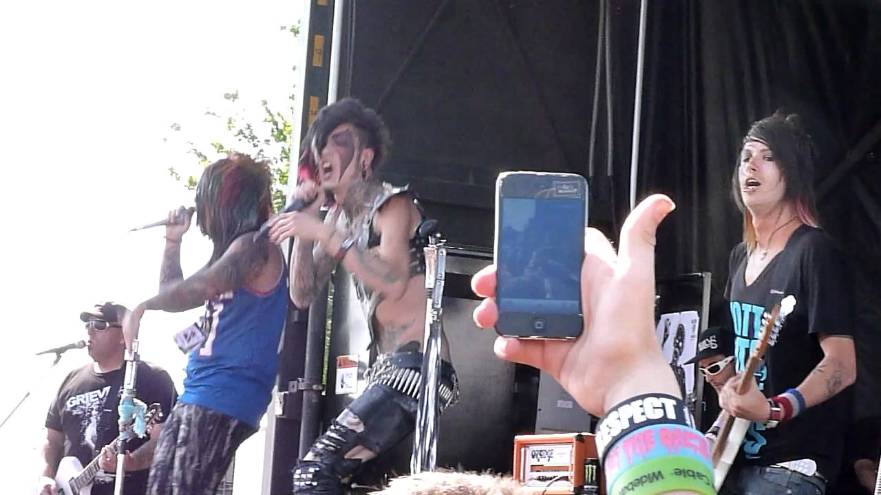 Blood on the Dance Floor - Ima Monster - Live at Warped Tour 2011 (Darien Lake) 7/12/11