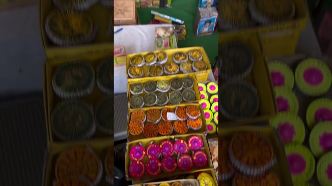 Pataka Wholesale & Retail Market in Kanpur #crackers #skyshot #pataka #diwali #market #shopping