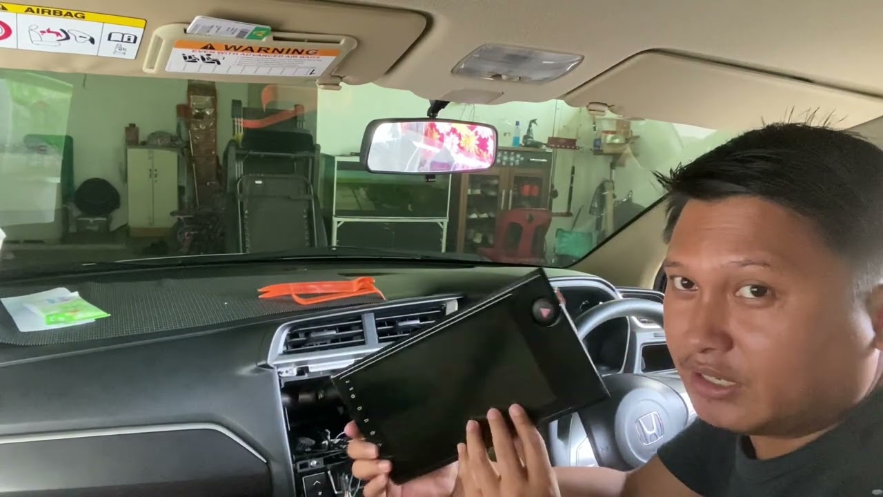 Ganti Headunit Android 9 Inci Honda Mobilio dari orca