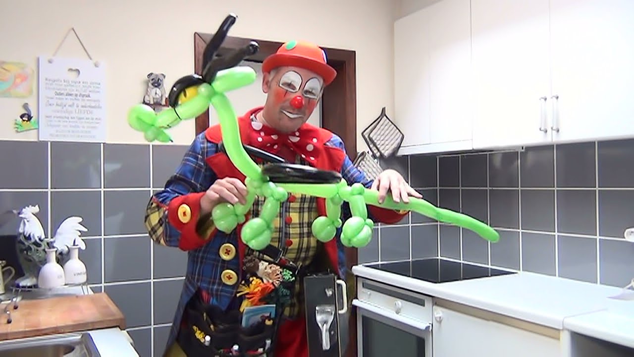 How to make a balloon dragon Part 2 the body