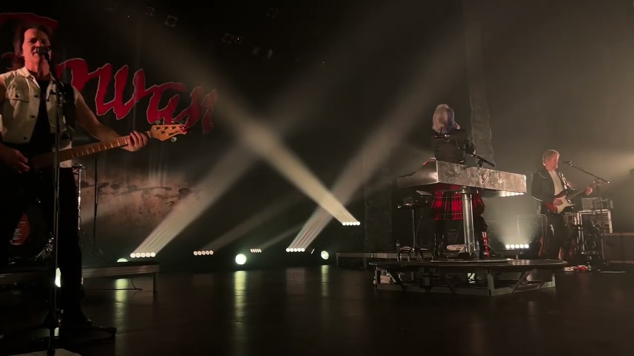 2025.02.11  Moonlight Desires  performed by Lawrence Gowan (Gowan)