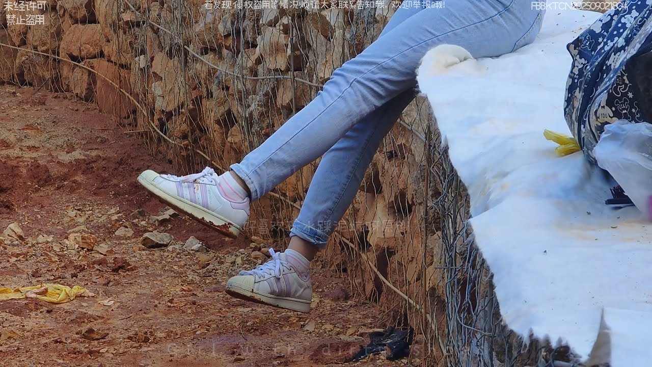 White ADIDAS superstars and socks wet and muddy(ENG)(60fps)(FUll video 38m 37s)