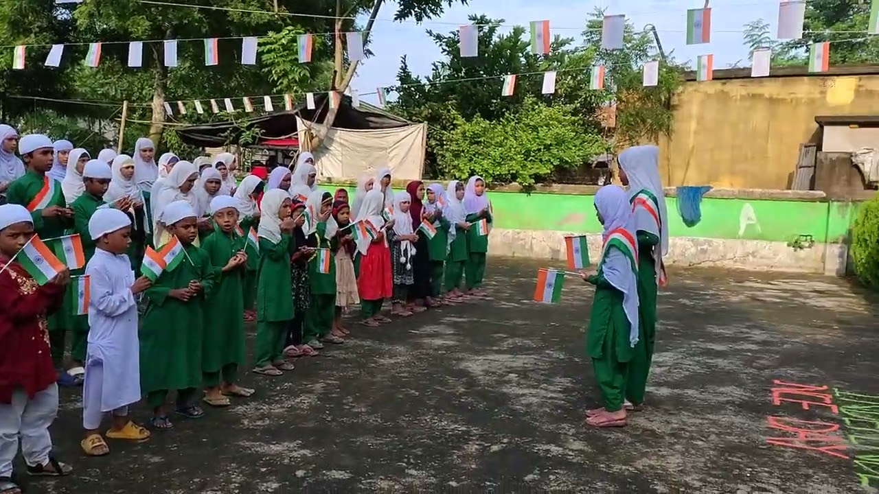 ছাত্র-ছাত্রীদের প্রার্থনা।