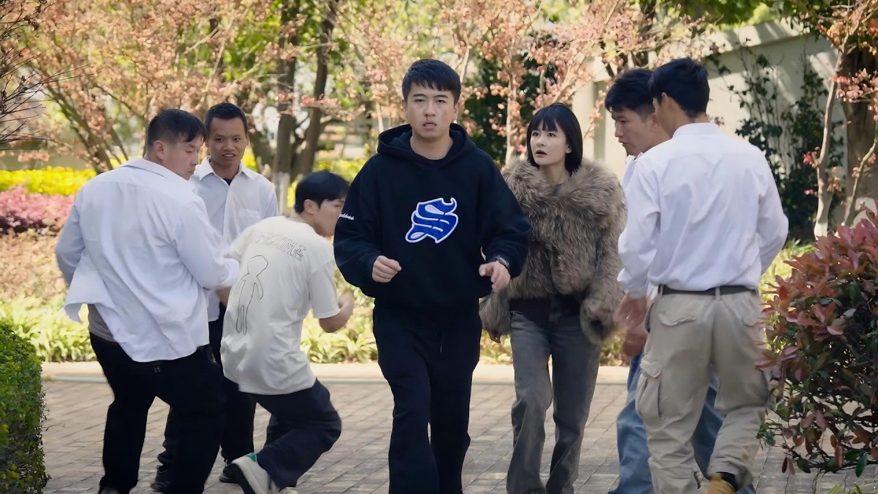 【新】陈翔六点半：一二三木头人，不许说话不许动One, two, three, wooden man; no talking, no moving.