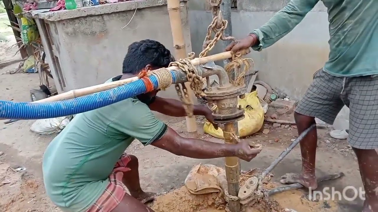 পাথরের বিশাল চাপ  পাথর কাটতে মিস্ত্রির মাথা খারাপ