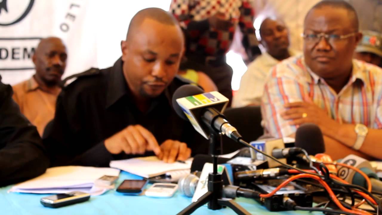 Sakata la Zitto: John Mnyika na Tundu Lissu Wakiongea na Waandishi wa Habari