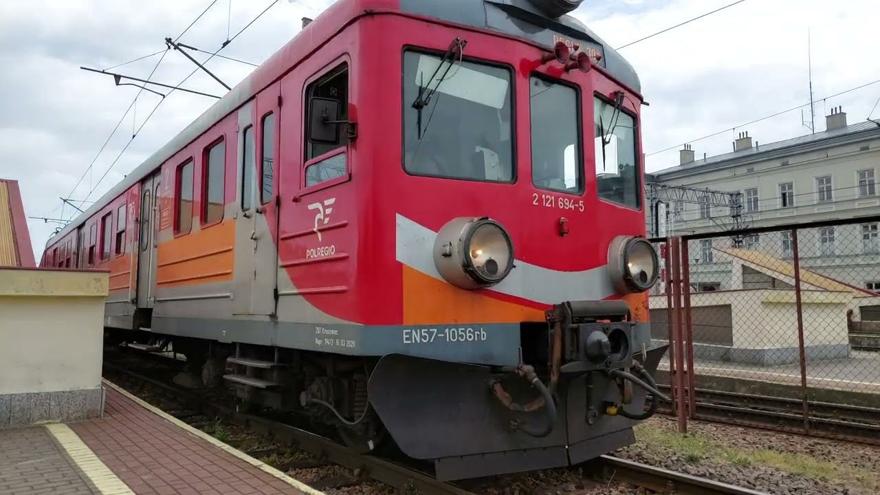 Pociągi na stacji Przemyśl Główny składanka kolejowa 06.23 IC PolRegio pociąg Ukraiński 89/33008 c1