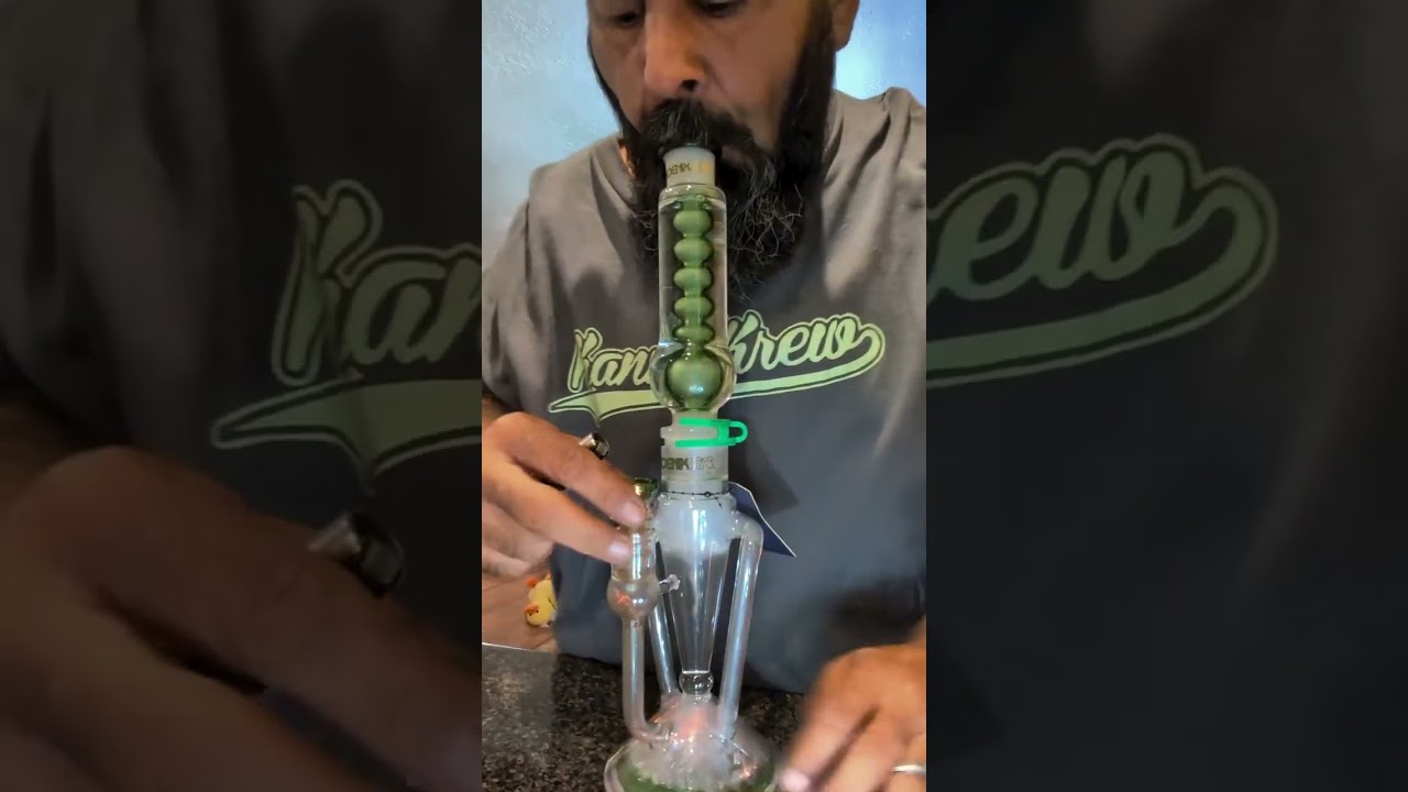 Phoenix Star Recycler Bong with Glycerin Coil in Action #420 #bongguy