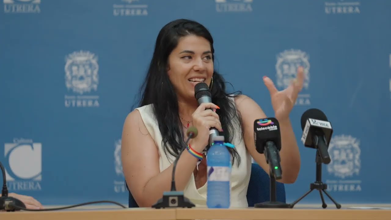 Mesa redonda “Visibilidad del colectivo LGTBI en los espacios públicos”