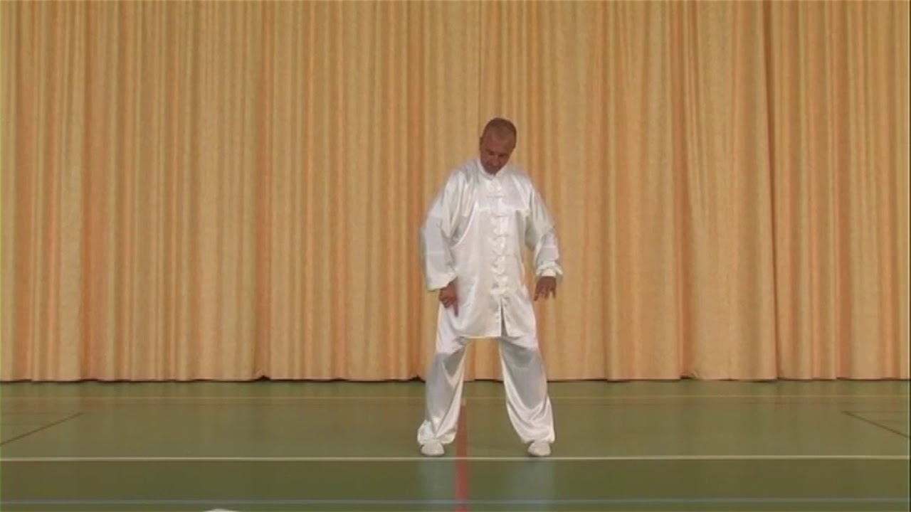 Qi Gong Contre Les Douleurs. Le serpent argenté qui tire la langue