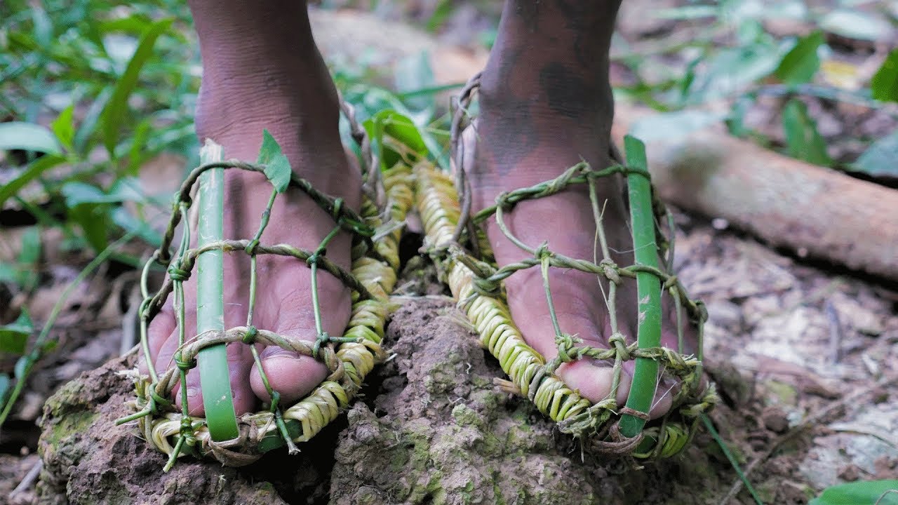 Primitive Technology,  Make sandals from vine and bamboo