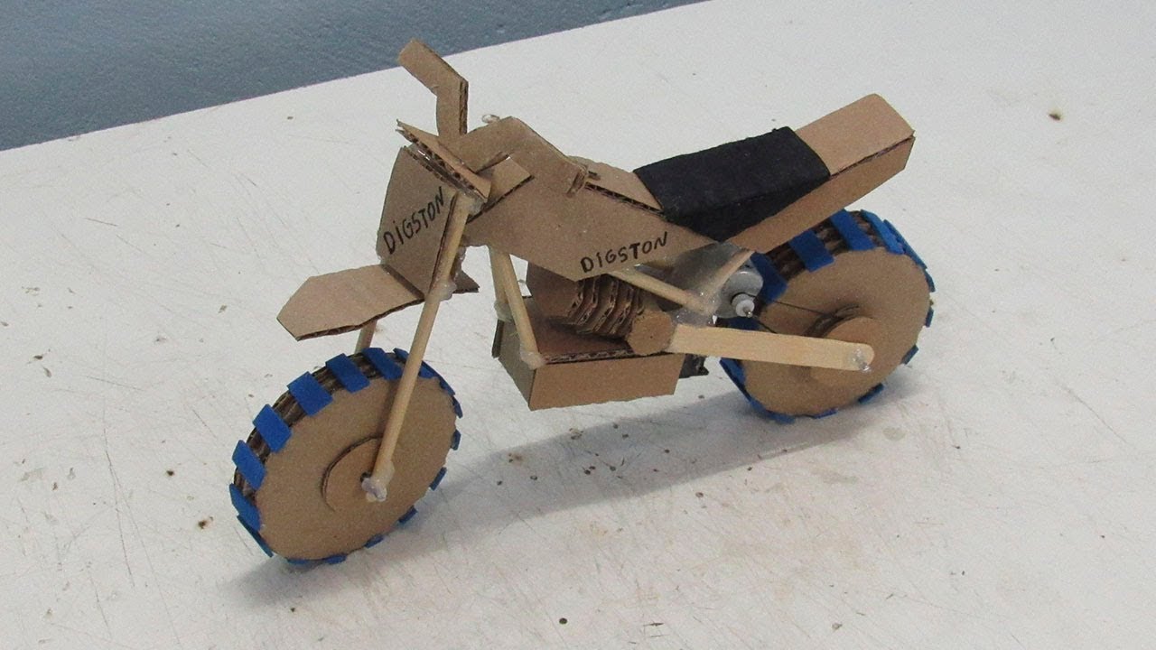 MINI MOTO DE TRILHA DE PAPELÃO ELÉTRICA