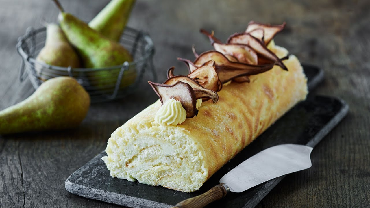 Roulade med pærekompot og hvid chokolade | Liv Martine