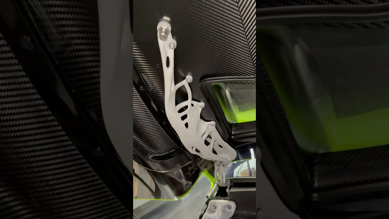 The Czinger 21C is an American hypercar with bones 🦴😳