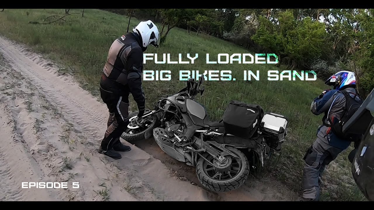 Motociclete adventure incarcate prin nisip | Suzuki V Strom 1000, KTM 1190 Adventure R, BMW 1200 GS