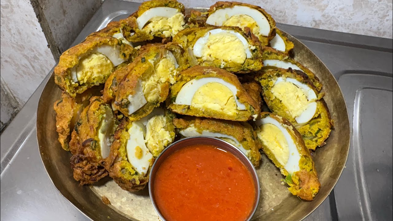 Ande ke pakode || bohot hi asan tarika ande ke pakode ki recipe || in our style #Thekitchenqueen