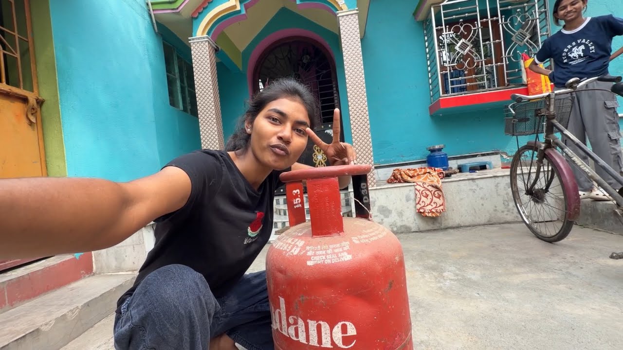 আমাকে চ্যাং-তোলা করে ফেলে দিল 😭