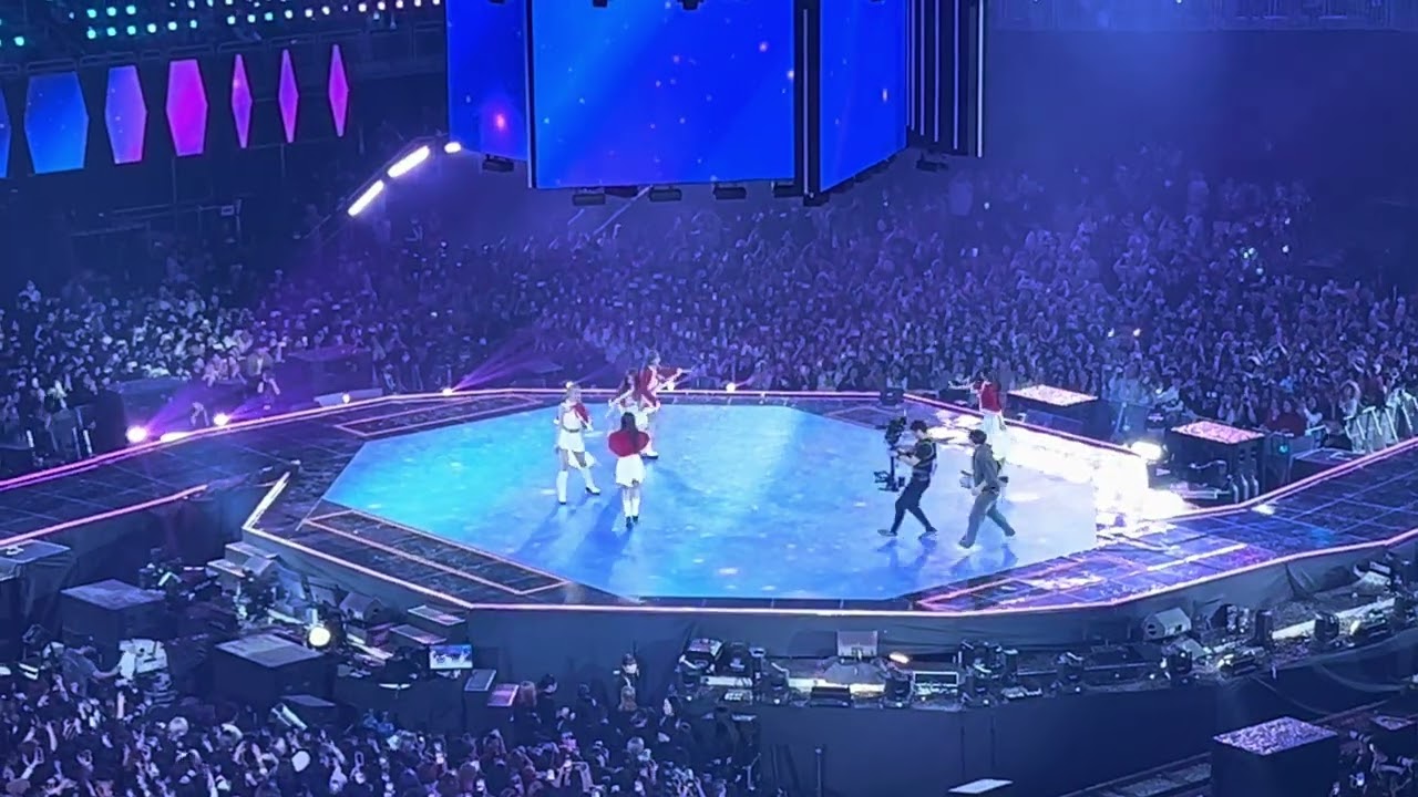 231225 SBS가요대전 르세라핌 (INTRO VCR + 이브, 프시케 그리고 푸른 수염의 아내 + Perfect Night Holiday Remix Ver.) 무대 직캠