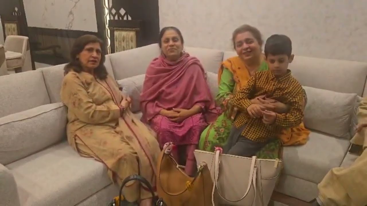 AJ KA DIN MAHJABEEN KAY SATH || MAINA JAAN KAY GHAR DAWAT