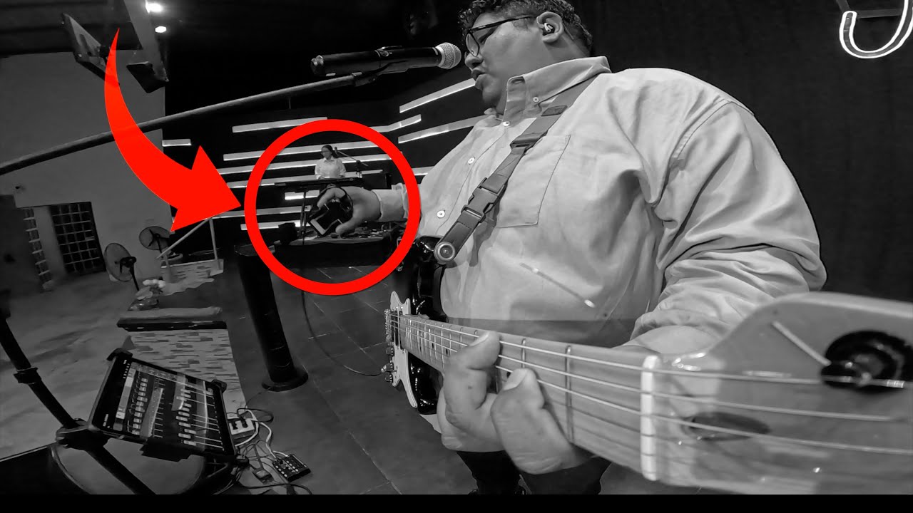 ESTO NO DEBIA PASAR MIENTRAS TOCABA Y CANTABA... 😳🎸