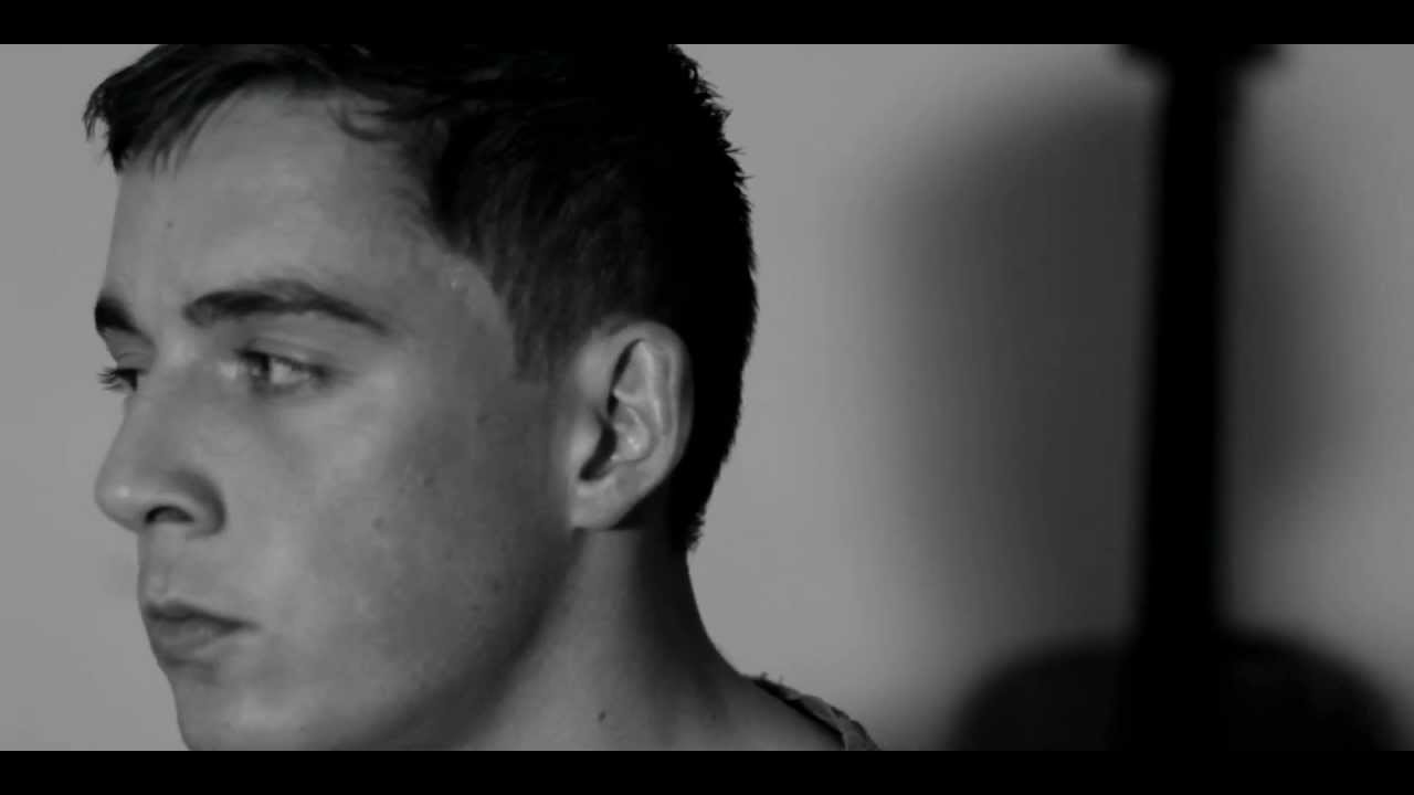 Dermot Kennedy (Shadows and Dust)  //  Homely Ground