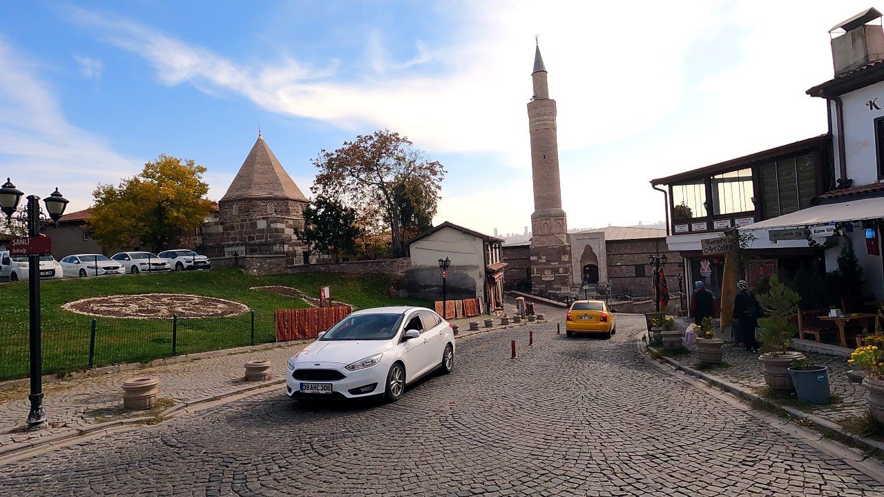 Ankara [4k60fps], Altındağ; Bir Sinagog Bir Kilise Bir Cami - Altindag;1 Synagogue 1 Church 1 Mosque