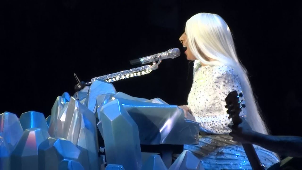 [HD] Lady Gaga - Gypsy - Live in Hamburg