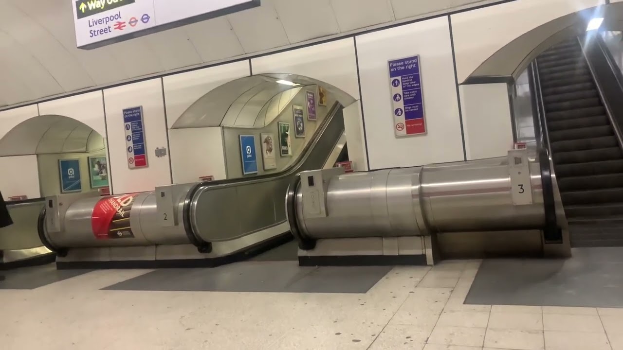 Elinor Hamilton Service Status announcement at Liverpool Street (Central line platforms)